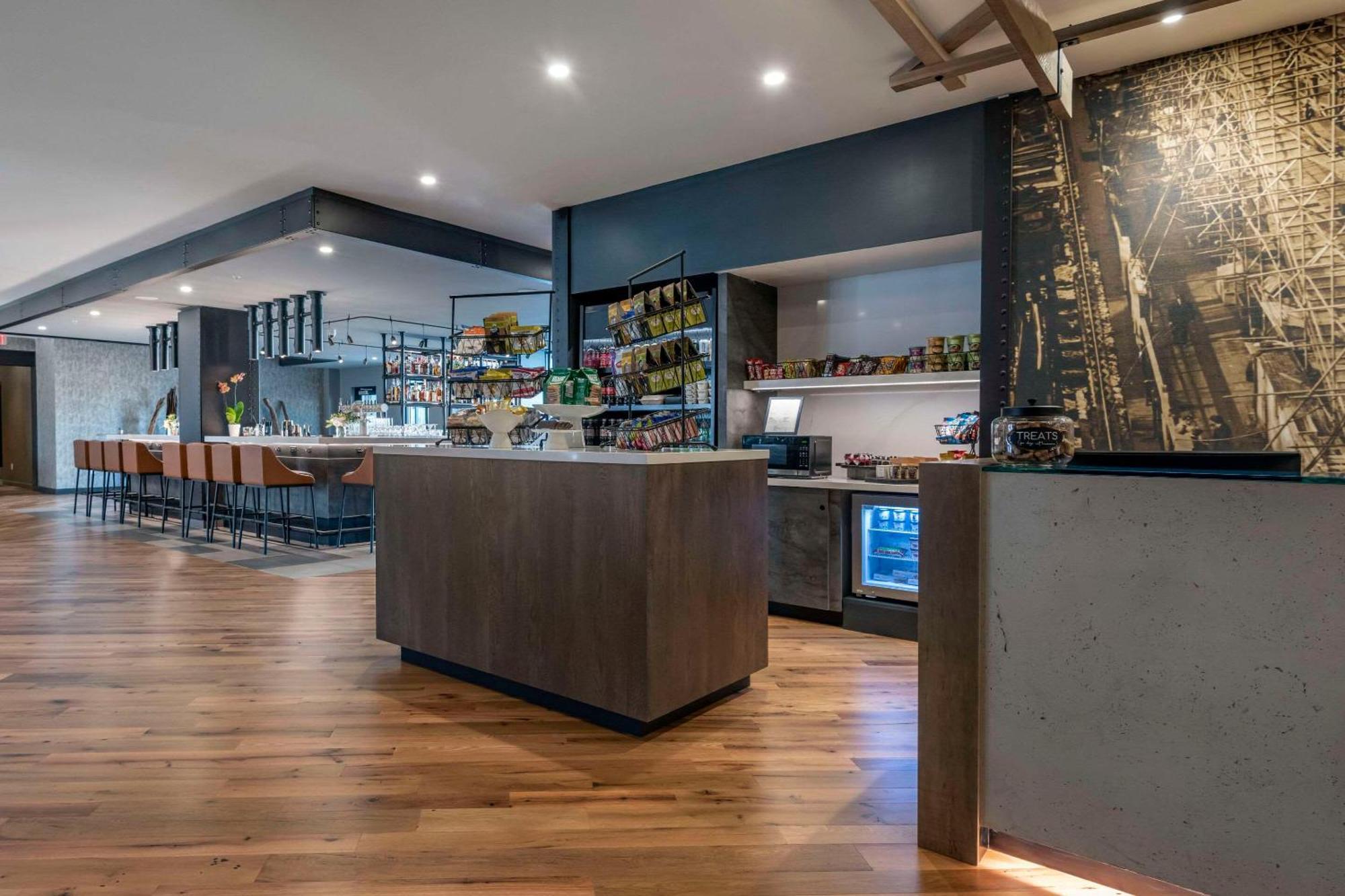 Cambria Hotel Portland Downtown Old Port 外观 照片