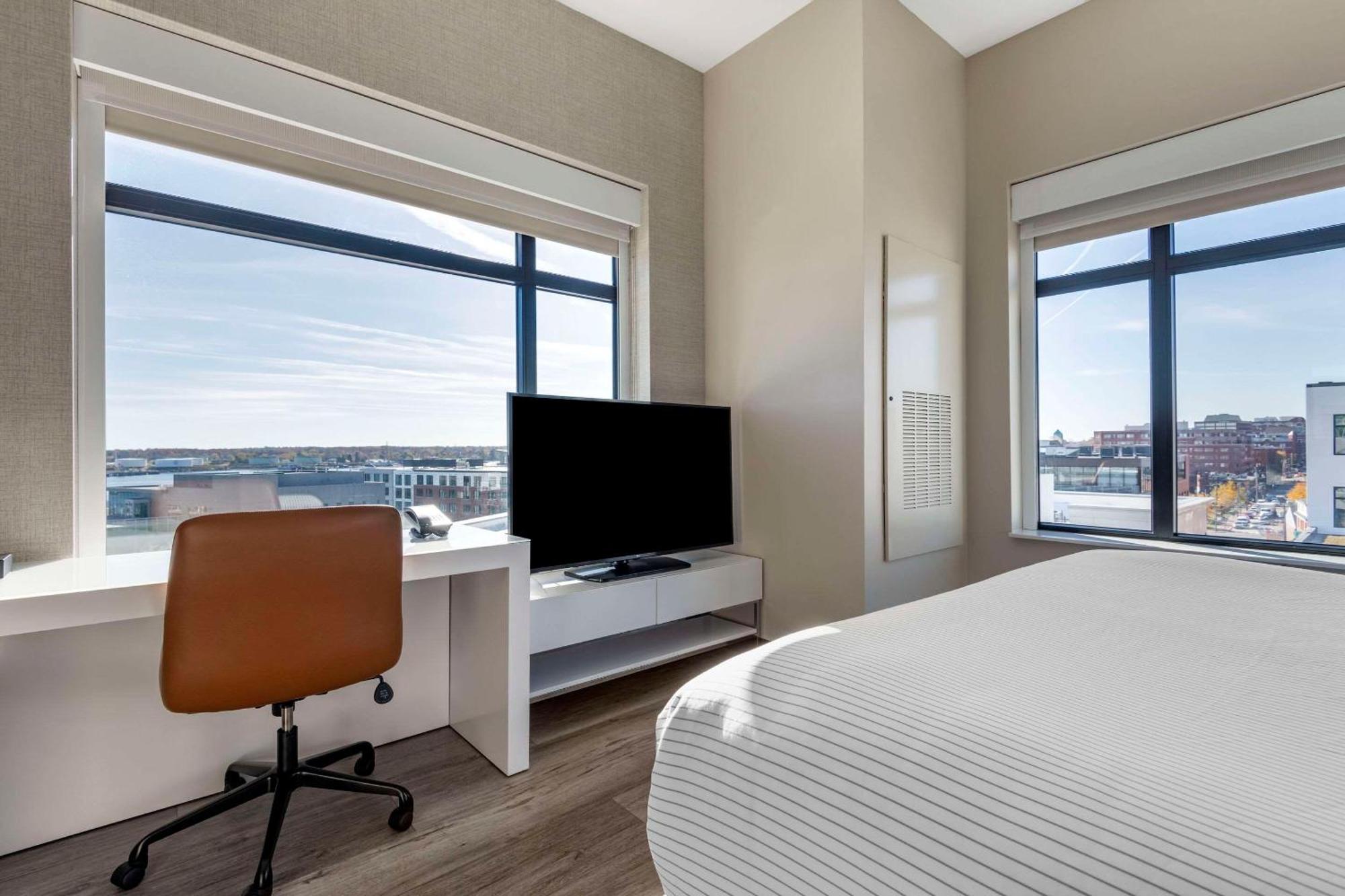 Cambria Hotel Portland Downtown Old Port 外观 照片