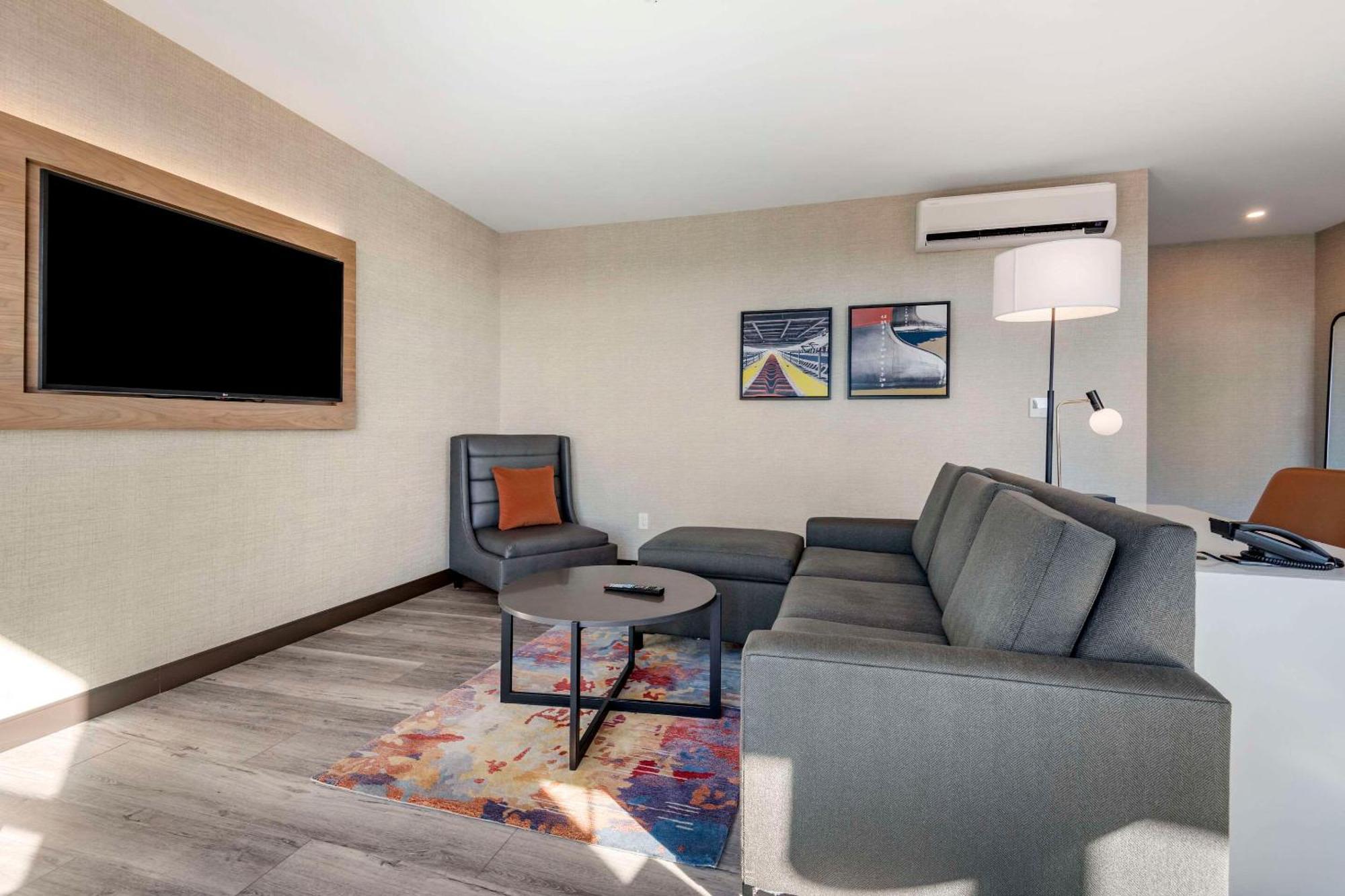 Cambria Hotel Portland Downtown Old Port 外观 照片
