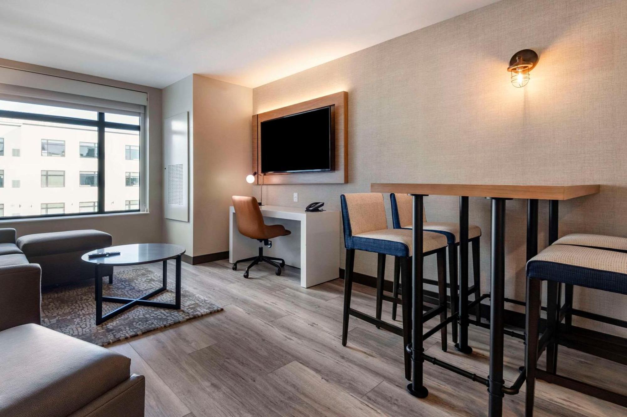 Cambria Hotel Portland Downtown Old Port 外观 照片