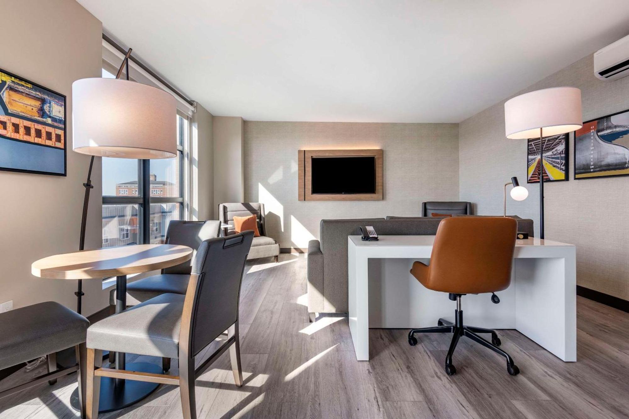 Cambria Hotel Portland Downtown Old Port 外观 照片